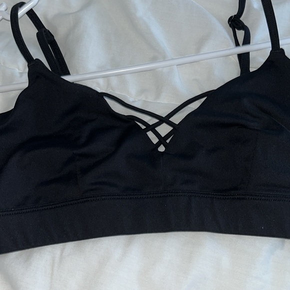 Alo Interlace Sport Bra Black (used) - Picture 3 of 7
